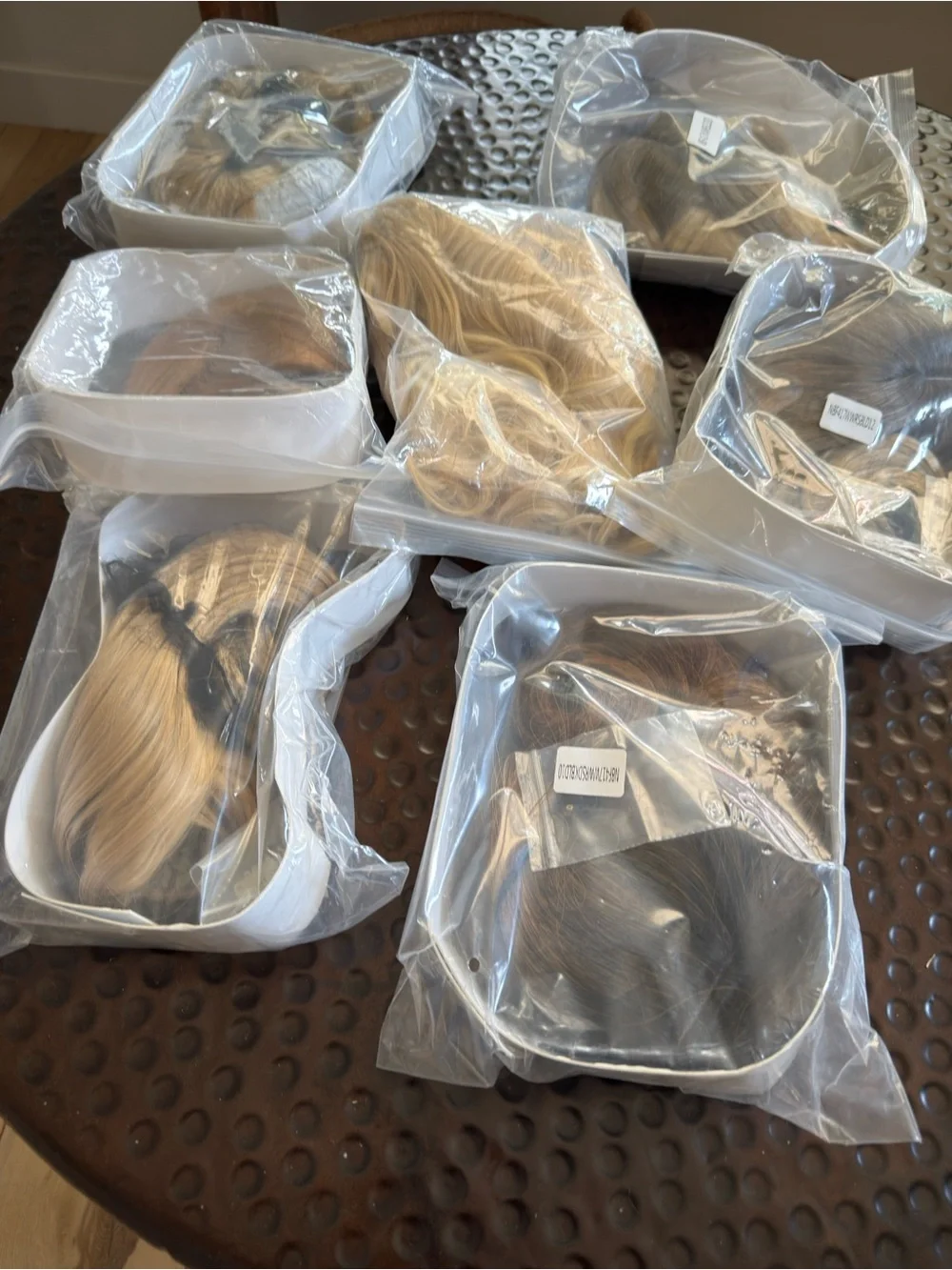 Never worn wigs.  Don’t know the sizes or brand.  This is for the 7
